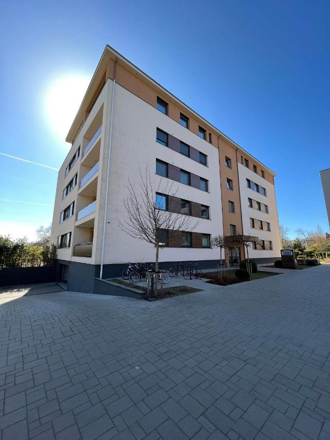 Big Forest Apartman Lägenhet Debrecen Exteriör bild