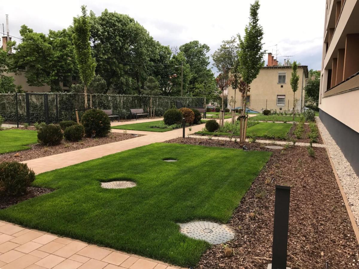 Big Forest Apartman Lägenhet Debrecen Exteriör bild